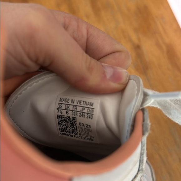 Pink sambas - Picture 2 of 2